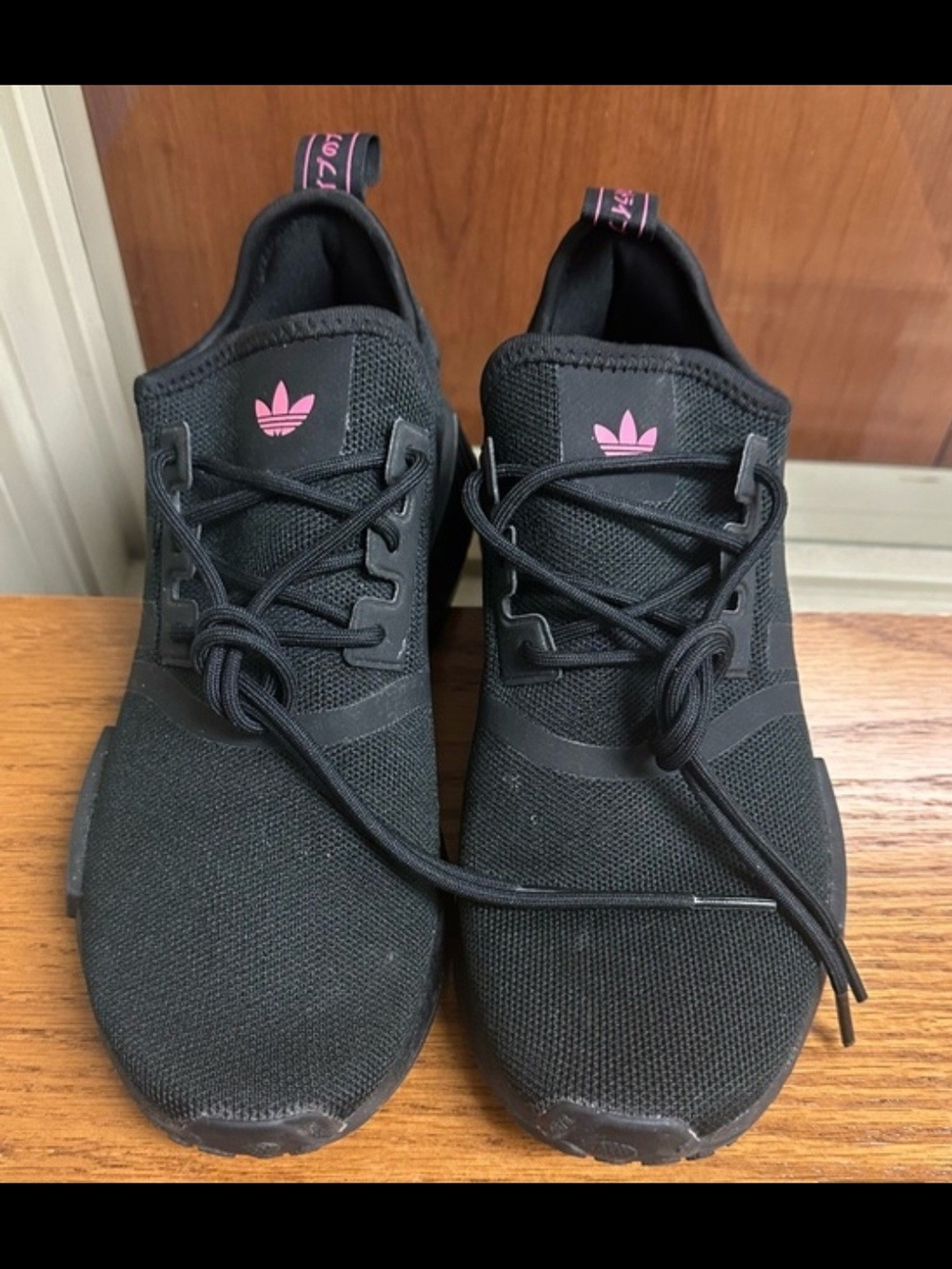 Reposhing: Adidas Size 8 - adidas NMD_R1

Primeblue Black Solar Pink

Trefoil